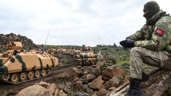 "Nhưng vào năm nay theo các nhà ngoại giao quen thuộc với công tác chuẩn bị, hình ảnh một nhà lãnh đạo mạnh mẽ khiến ông Erdogan trở thành người được Tổng thống Donald Trump tôn trọng".