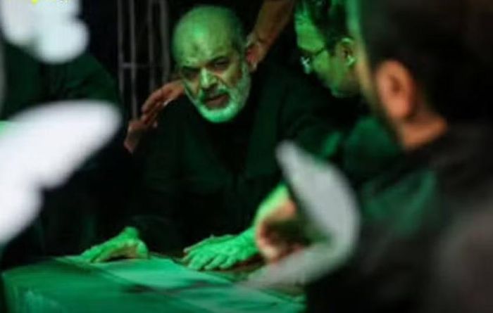 Trong khi đó, dư luận Iran tiếp tục hướng sự chú ý đến Lãnh tụ Tối cao mới Mojtaba Khamenei. Ông được cho là có liên lạc trực tiếp với một nhóm rất nhỏ các quan chức cấp cao, trong đó có Ahmad Vahidi, nhưng vẫn chưa xuất hiện công khai kể từ khi kế nhiệm cha mình là cố lãnh tụ Ali Khamenei.