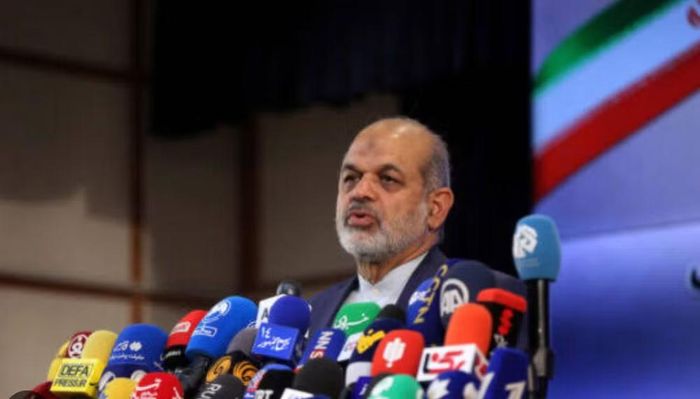Những hình ảnh do truyền thông Iran và Times of Israel công bố cho thấy, ông Ahmad Vahidi tham dự cuộc họp chuẩn bị cho tang lễ của ông Ali Khamenei.