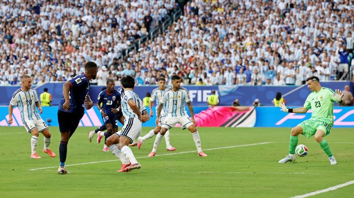  Sau khi hòa Tây Ban Nha, ghi 2 bàn vào lưới Uruguay, Cape Verde tiếp tục gây ấn tượng trước đội đương kim vô địch World Cup. 