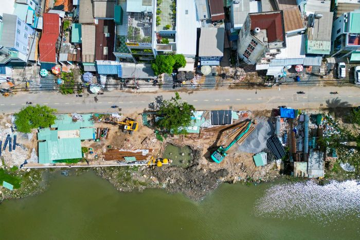  Tại khu vực nút giao Cây Sung - Hoài Thanh, sát kênh Đôi, dự án sẽ xây dựng một cầu nhánh kết nối với đường Hoài Thanh nhằm tăng khả năng lưu thông cho khu vực. 