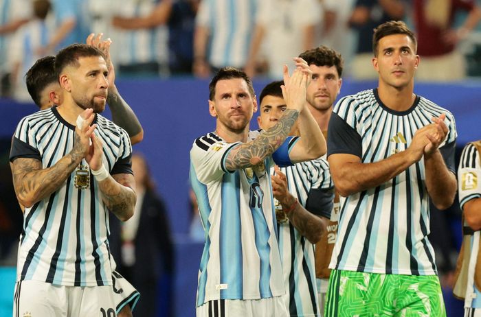 Argentina nhọc nhằn đánh bại Cape Verde để giành vé đi tiếp.
