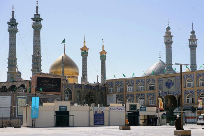 Khu đền thờ Fatima Masumeh tại Qom (Iran). Ảnh: Reuters.