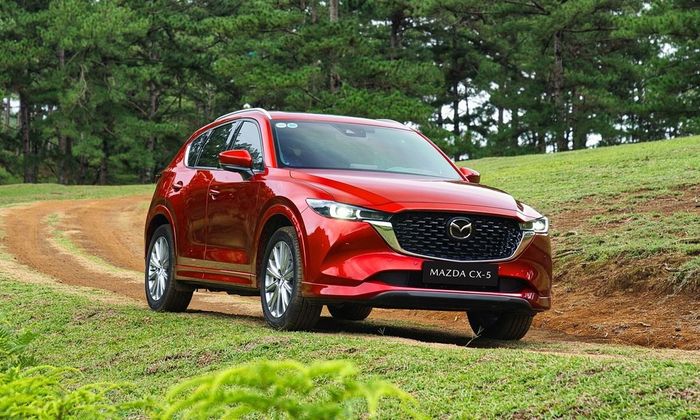  Mazda CX-5 bản 2.0L Deluxe rẻ hơn 50 triệu nhưng bị lược bỏ trang bị. Ảnh: Thaco. 
