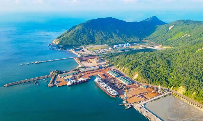 Hà Tĩnh dẫn đầu tăng trưởng cả nước trong nửa đầu năm. Trong ảnh là Khu kinh tế Vũng Áng nằm trên địa bàn tỉnh. Ảnh: Báo Hà Tĩnh.
