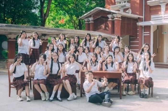 Lớp 12 chuyên Văn trường THPT Chuyên Quốc học - Huế. Ảnh: Giáo viên cung cấp