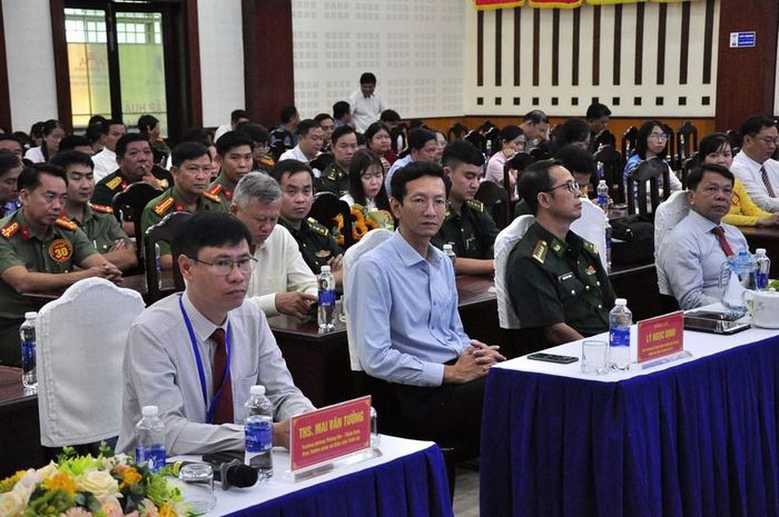 Các đại biểu, thí sinh về tham dự bế mạc Hội thi