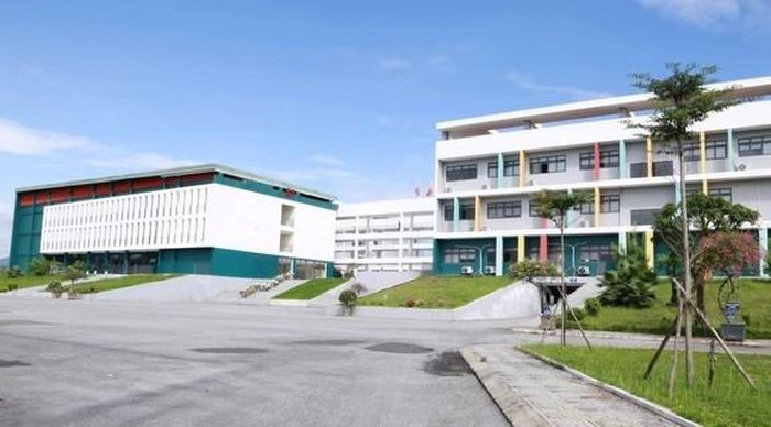 Chủ tịch UBND tỉnh nhấn mạnh việc xác minh phải được thực hiện với tinh thần nghiêm túc, quyết liệt, không có vùng cấm, không có ngoại lệ, sai đến đâu xử lý đến đó. Ảnh: Long Quyền
