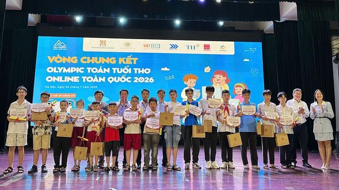 Các bạn học sinh xuất sắc giành giải Nhất tại vòng chung kết Olympic Toán Tuổi thơ Online 2026.