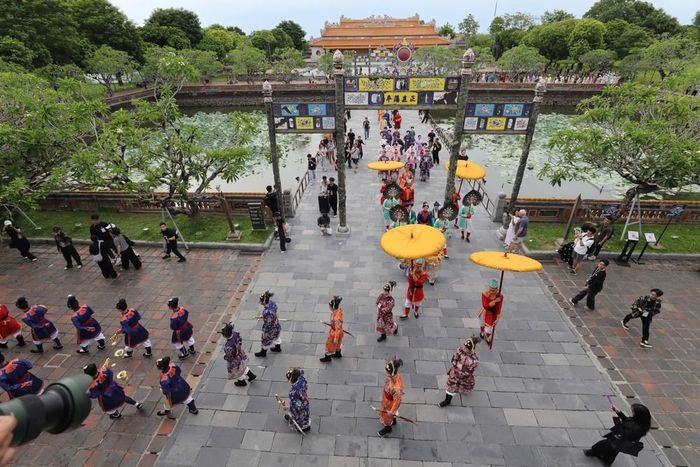 Tái hiện đoàn Ngự giá triều Nguyễn uy nghiêm tại Hoàng thành Huế