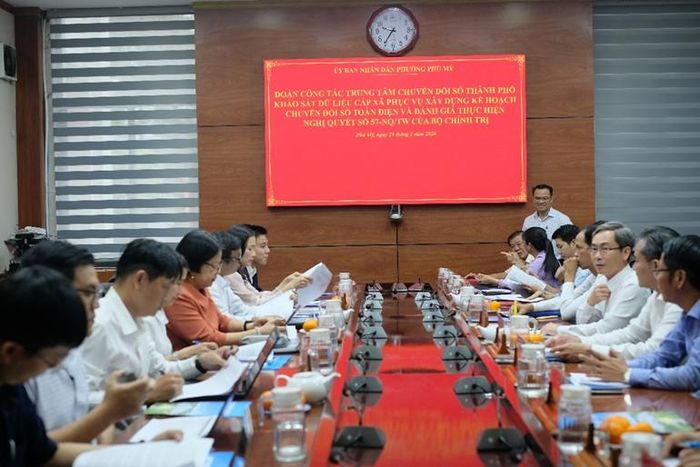 Trung tâm Chuyển đổi số TP.HCM trong đợt thực hiện chuyển đổi số đến cấp phường, xã. Ảnh: Trung tâm Chuyển đổi số TP.HCM