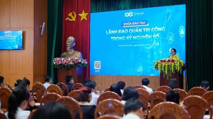  Trung tâm Chuyển đổi số TP.HCM với khóa đào tạo Lãnh đạo quản trị công trong kỷ nguyên số dành cho lãnh đạo, quản lý của phường, xã. Ảnh: Trung tâm Chuyển đổi số TP.HCM 