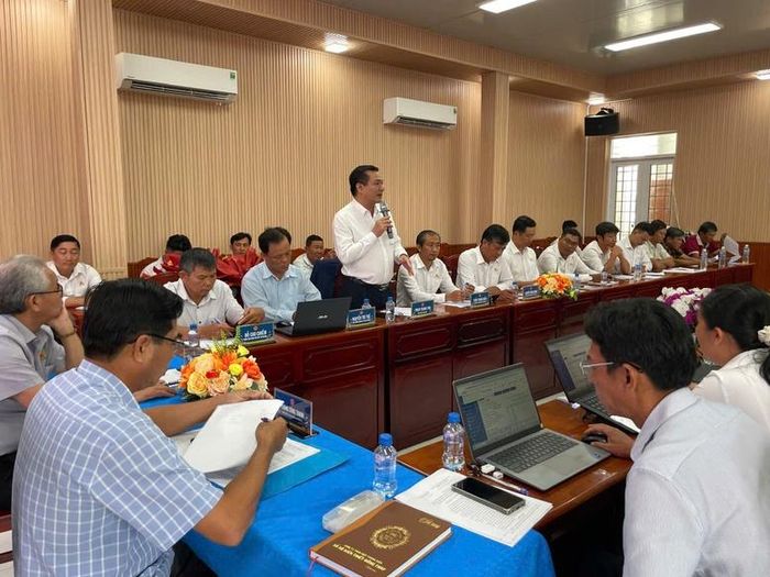 Các đại biểu trao đổi giải pháp tổ chức thực hiện hiệu quả Đề án 1 triệu ha lúa, tăng cường liên kết giữa chính quyền, doanh nghiệp và nông dân ngay từ cấp cơ sở - Ảnh: VGP/LS