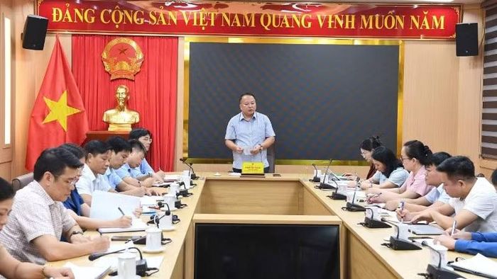 Đồng chí Phan Huy Ngọc, Chủ tịch Ủy ban nhân dân tỉnh Tuyên Quang chủ trì làm việc với Ban Chỉ đạo Kỳ thi tốt nghiệp trung học phổ thông năm 2026 của tỉnh.