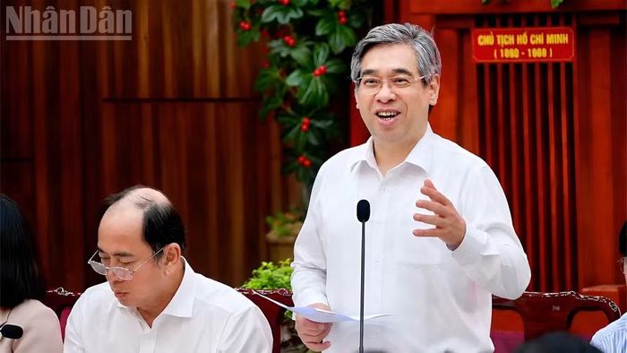 Lãnh đạo Thành ủy Thành phố Hồ Chí Minh bày tỏ sự tin tưởng các địa phương thực hiện thắng lợi chương trình khám sức khỏe toàn dân.