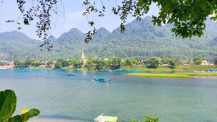 Du lịch Phong Nha luôn cuốn hút du khách trong và ngoài nước.