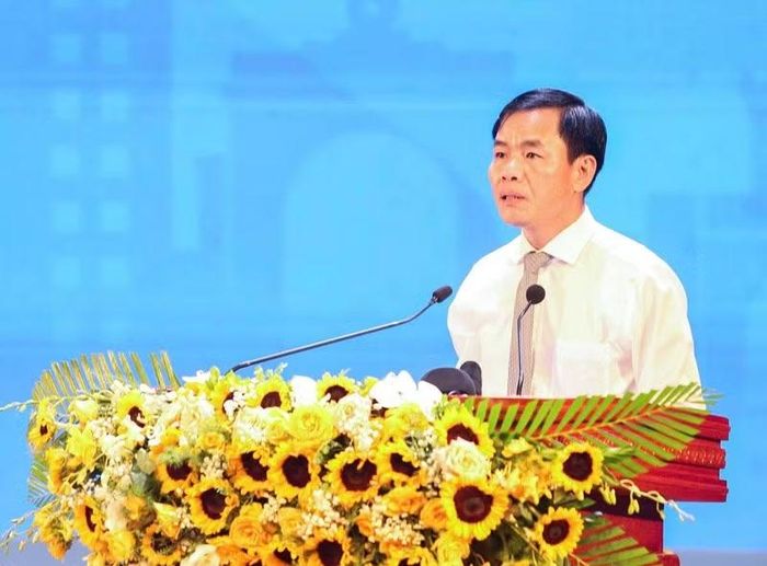 Ủy viên Trung ương Đảng, Bí thư Tỉnh ủy Quảng Trị Nguyễn Văn Phương phát biểu khai mạc hội nghị.