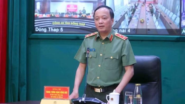 Trung tướng Đặng Hồng Đức chủ trì hội nghị.