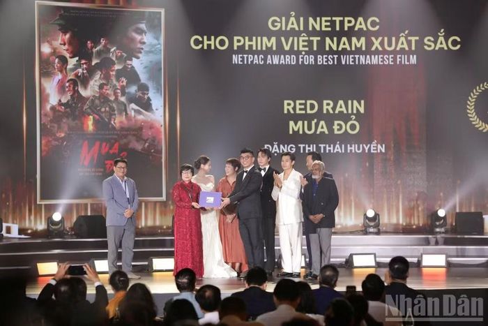 Phim "Mưa đỏ" được trao giải NETPAC cho phim Việt Nam xuất sắc nhất.