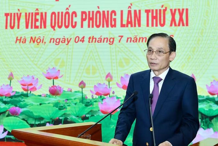 Đồng chí Lê Hoài Trung, Ủy viên Bộ Chính trị, Bộ trưởng Ngoại giao phát biểu tại hội nghị.