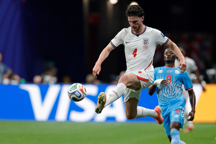 Declan Rice (số 4) nhiều khả năng vẫn kịp trở lại sau chấn thương để khoác áo tuyển Anh chạm trán chủ nhà Mexico ở vòng 1/8. Ảnh: AP 