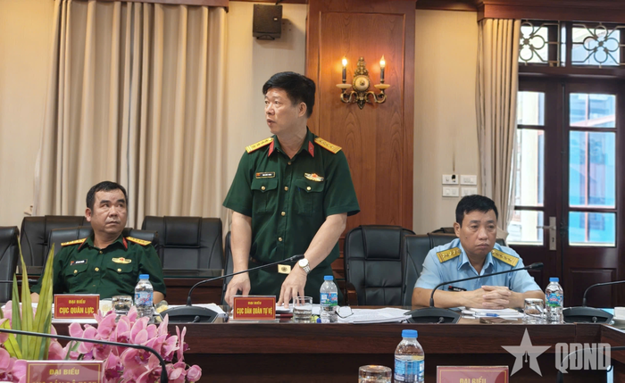 Đại biểu Cục Dân quân tự vệ, Bộ Tổng Tham mưu phát biểu ý kiến.