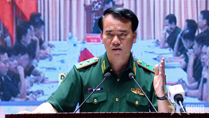 Trung tướng Vũ Trung Kiên biểu dương thành tích toàn lực lượng. 