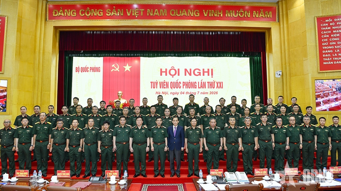  Đại tướng Phan Văn Giang và các đại biểu cùng Tùy viên Quốc phòng Việt Nam tại các nước tham dự hội nghị. 