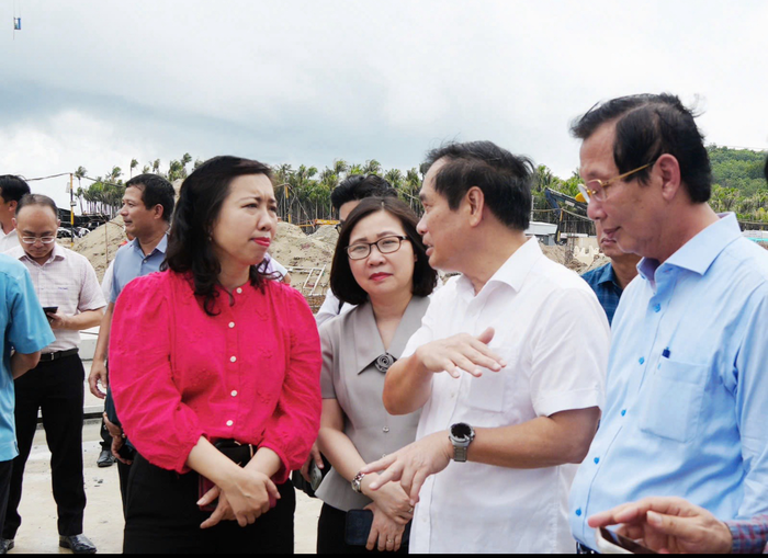 Đoàn công tác đã đến khảo sát các công trình, dự án trọng điểm phục vụ Tuần lễ Cấp cao APEC 2027 tại đặc khu Phú Quốc. Ảnh: Bộ Ngoại giao
