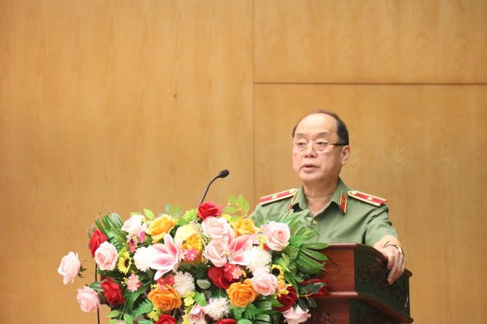 Thiếu tướng Nguyễn Hữu Hợp- Giám đốc Côgn an thành phố phát biểu kết luậ hội nghị