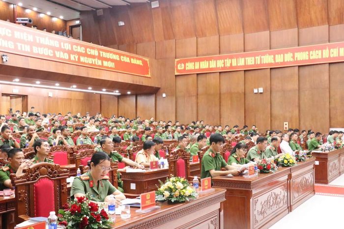Đại biểu tham dụ hội nghị