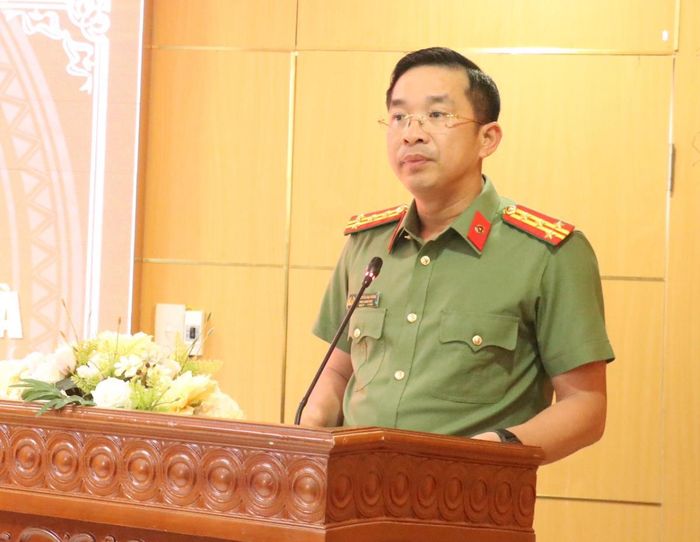 Đại tá Nguyễn Đại Đồng- Phó Bí thư Đảng ủy, Phó Giám đốc Công an thành phố điều hành thảo luận