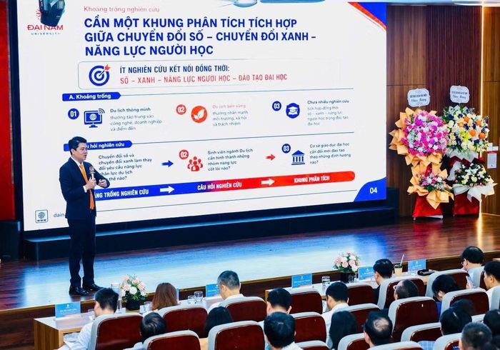 TS. Ngô Quang Duy trình bày tham luận trước các nhà khoa học, chuyên gia và đại diện doanh nghiệp tại hội thảo.