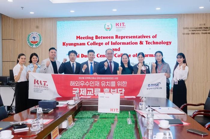Ký kết hợp tác giữa HCCP và Kyungnam (Hàn Quốc)