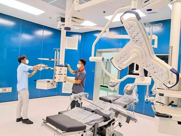  Trang thiết bị y tế hiện đại tại phòng mổ áp lực âm của Bệnh viện Đa khoa khu vực Thủ Đức. QUANG HUY 