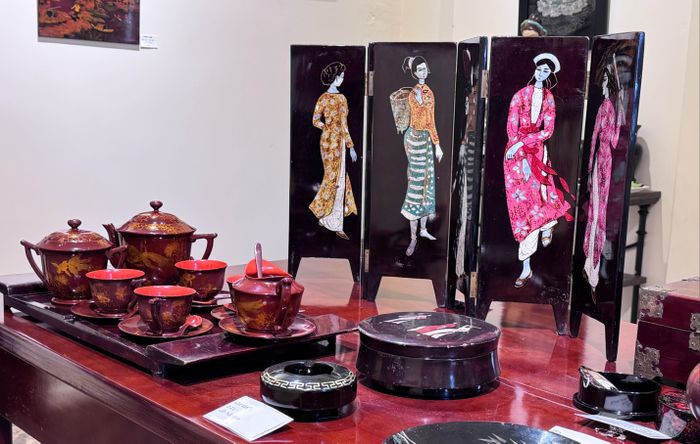 Một góc hiện vật trưng bày tại triển lãm