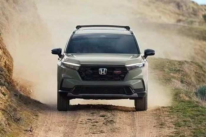 Việc Honda CR-V có thể giữ vững vị trí dẫn đầu hay không vẫn còn là dấu hỏi. Toyota đang tăng tốc sản xuất RAV4 thế hệ mới trong khi Ford kỳ vọng sản lượng F-150 sẽ phục hồi trong nửa cuối năm. Điều đó đồng nghĩa với việc cuộc đua giành ngôi vị xe bán chạy nhất tại Mỹ vẫn còn rất nhiều diễn biến phía trước.