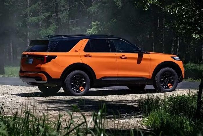 Dù có diện mạo mới, Explorer tại Trung Quốc vẫn sử dụng động cơ EcoBoost 2.3L tăng áp quen thuộc, sản sinh công suất 286 mã lực và mô-men xoắn 445 Nm, kết hợp hộp số tự động 10 cấp. Thị trường này không phân phối phiên bản động cơ V6 cũng như biến thể hybrid.