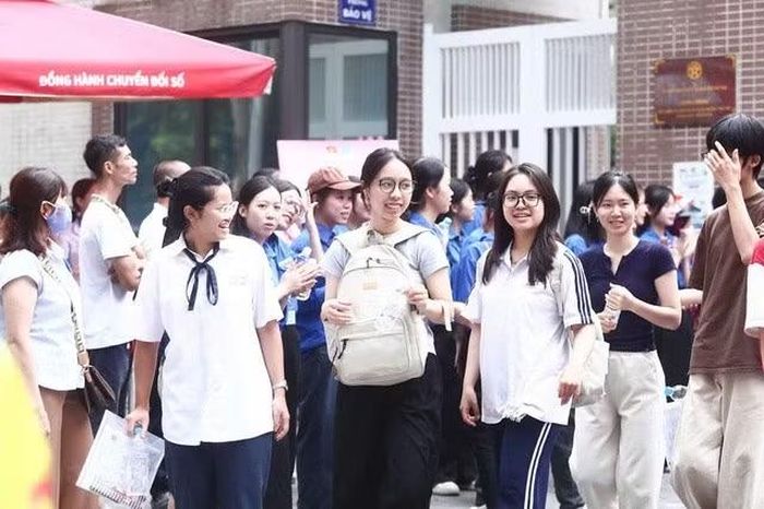 Thí sinh hoàn thành môn thi cuối cùng của kỳ thi tốt nghiệp THPT 2026. Ảnh: Lê Khánh/Nguồn thanglong.chinhphu.vn