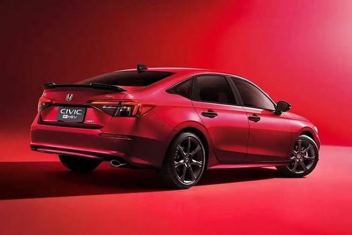 Ngoài những thay đổi về vận hành, giới quan sát cũng kỳ vọng Honda sẽ bổ sung thêm một số trang bị như cảnh báo điểm mù (BSI) và camera 360 độ cho Civic mới, nhất là khi các công nghệ này đã xuất hiện trên mẫu Honda City facelift 2026 tại Thái Lan.