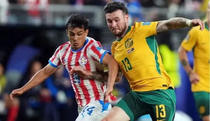 Trong khi đó, tuyển Paraguay vừa tạo bất ngờ khi loại Đức sau loạt luân lưu, cho thấy họ phòng ngự rất kiên cường.