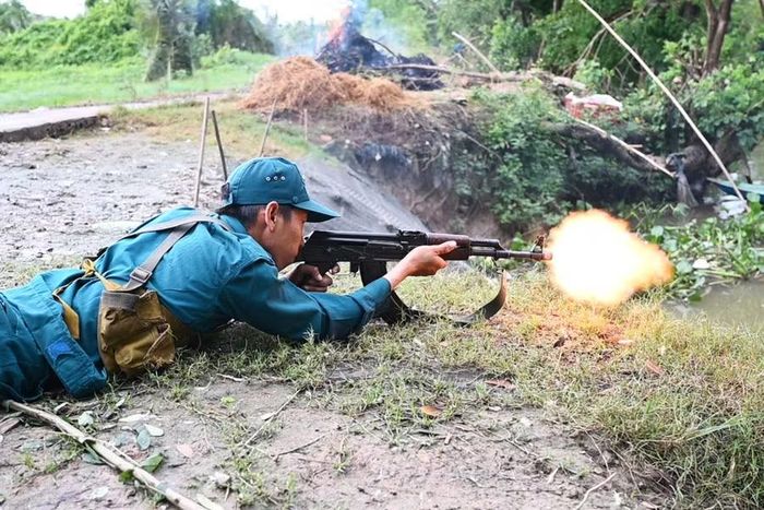 Xã Tân Hiệp thực binh “Trung đội Dân quân cơ động chiến đấu phục kích địch tuần tra” có sử dụng đạn hơi, khói lửa và âm thanh tạo giả.