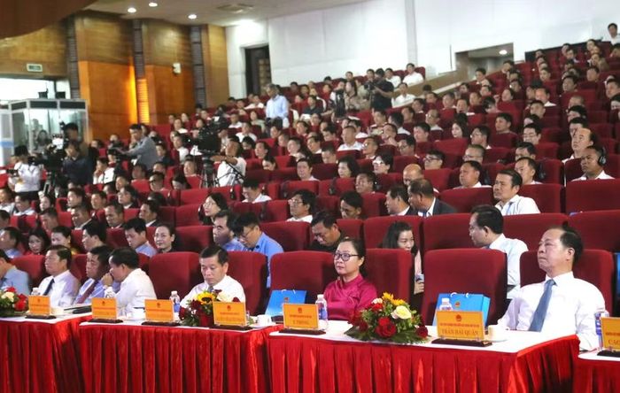 Lãnh đạo các Ban, Bộ ngành Trung ương tham dự hội nghị.