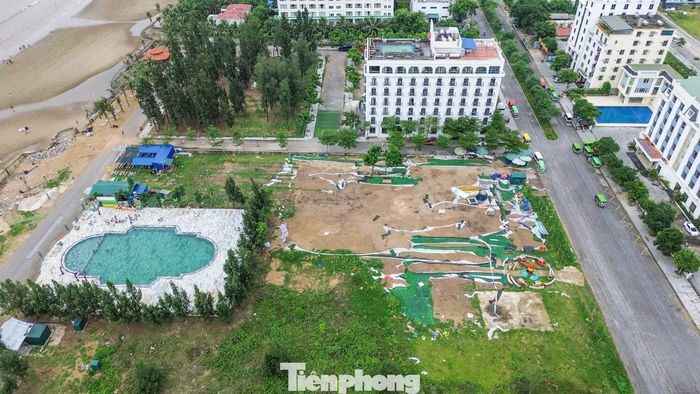 Thanh tra xác định cơ quan thuế chưa ban hành thông báo tiền thuê đất phải nộp; chưa xác định tiền sử dụng đất theo quy định nhưng vẫn xác nhận doanh nghiệp đã hoàn thành nghĩa vụ tài chính, dẫn đến nhiều hệ lụy trong quá trình quản lý. Trong ảnh, dự án hạ tầng vẫn dang dở, theo quan sát có phần nhếch nhác.
