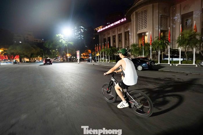 Theo kế hoạch của Hà Nội, vùng phát thải thấp được triển khai nhằm từng bước kiểm soát các phương tiện phát thải cao, góp phần cải thiện chất lượng không khí và thúc đẩy sử dụng phương tiện giao thông xanh.