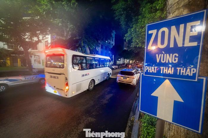 Theo ghi nhận, phần lớn người dân đón nhận thông tin với tâm lý tìm hiểu . Một số cho rằng việc tuyên truyền trong thời gian đầu sẽ giúp người dân hiểu rõ quy định và có thời gian chuẩn bị trước khi các biện pháp quản lý được áp dụng theo lộ trình.