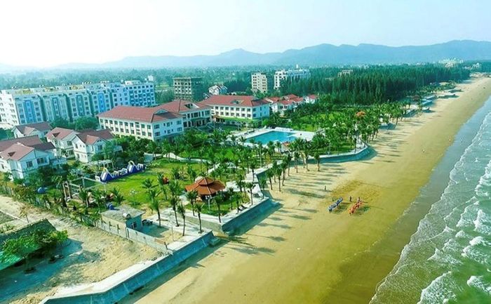 Một góc khu du lịch Hải Tiến.