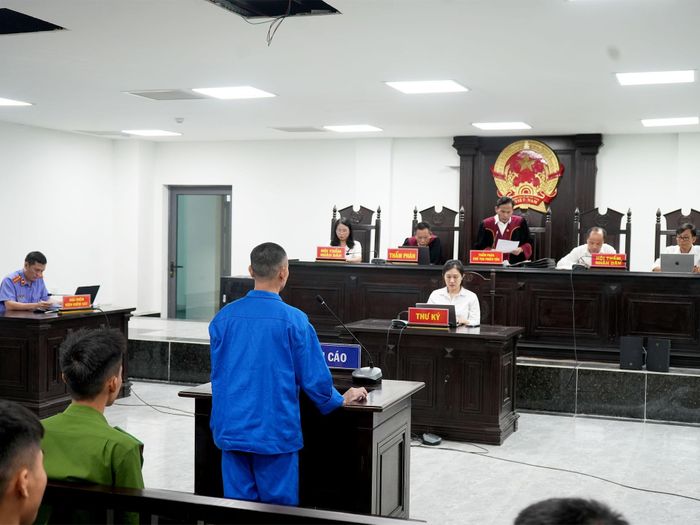 TAND tỉnh Hà Tĩnh đã tuyên phạt bị cáo Trần Nhật Tân 8 năm 6 tháng tù cho cả hai tội danh "Giết người" và "Sử dụng trái phép vũ khí quân dụng".