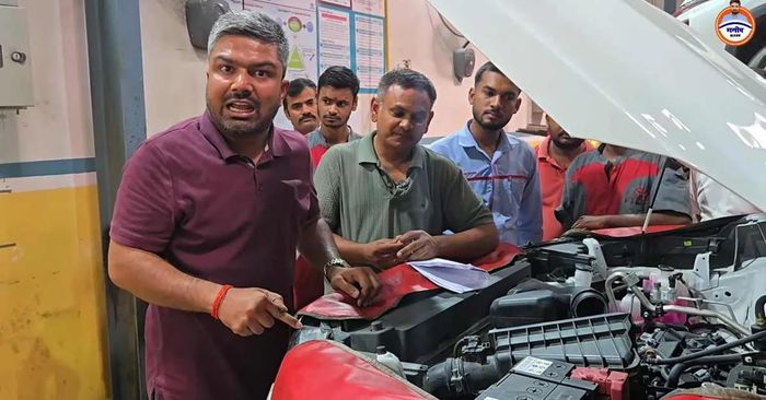 Chủ xe rất bức xúc vì dù đã mua thêm gói bảo hành mở rộng lên tới 200.000km nhưng vẫn không được hỗ trợ khi xe gặp sự cố. Ảnh: Cartoq