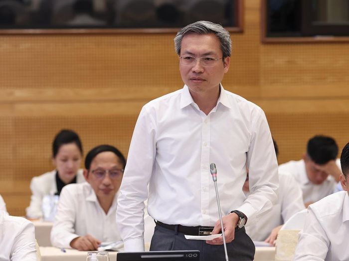 Thiếu tướng Nguyễn Quốc Toản thông tin về công tác đấu tranh với tội phạm lừa đảo hợp đồng kỳ nghỉ. Ảnh: Nhật Bắc